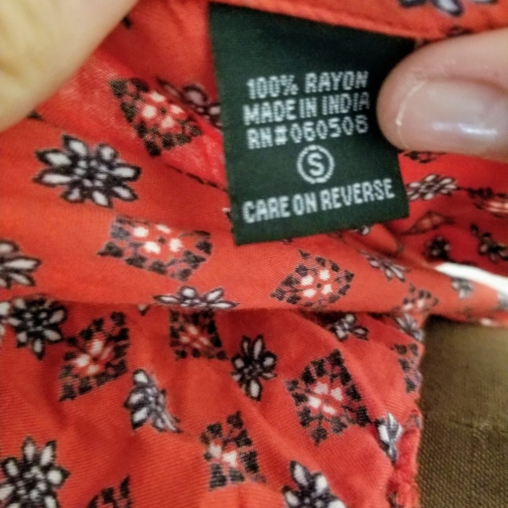 Red pattern Romper - Picture 5 of 5